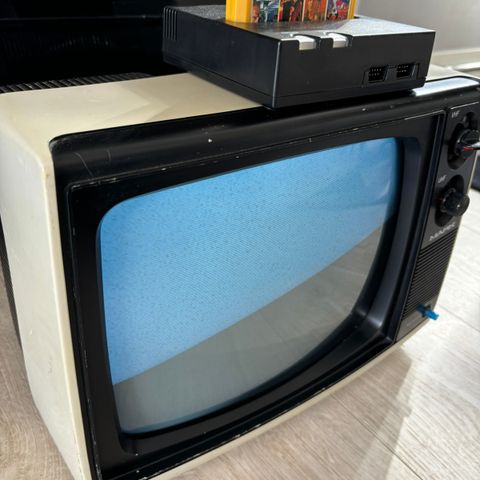 Vintage 12’’ B&W CRT TV «Mark»