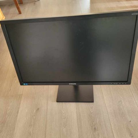 Samsung 27» monitor.