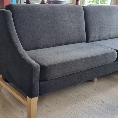 Spisesofa Davos Lengde 228cm, dybde 79 cm, høyde 97 cm.