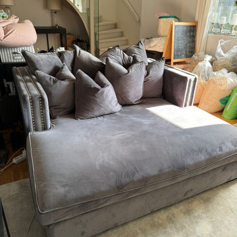 Svært pent brukt sofa daybed i velur