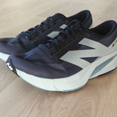 New Balance Rebel V4 - løpesko - ubrukt, str 45,5