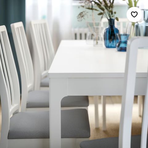 Spisebord IKEA med 4 stoler