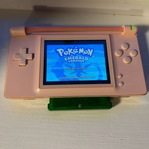 Modifisert nintendo ds lite, gameboy macro