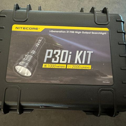 Nitecore P30i KIT 2000lm 1000m