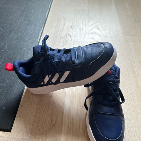 Adidas joggesko str. 35,5