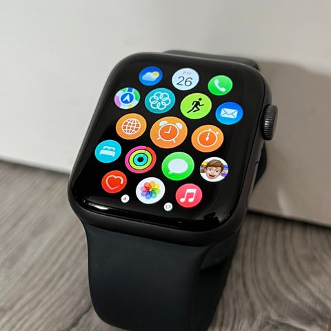 Apple Watch Series 6 44mm 32gb + 3x Sport Band