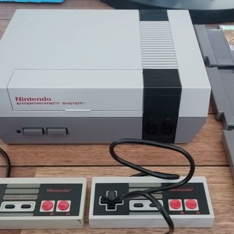 Kjekk Nintendo NES familiepakke med 3 spill (Mario & Yoshi Blow Out Wrestlem