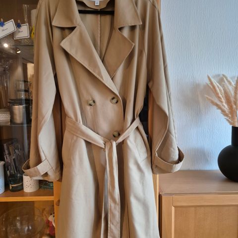 Trenchcoat str 46 (48?)