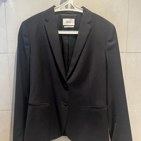 Klassisk blazer i ull fra Filippa K