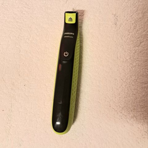 Til salgs: Philips OneBlade (uten blad og lader)