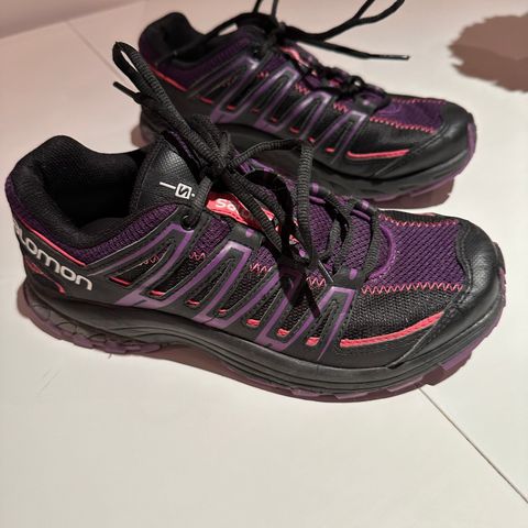 Salomon tursko dame str 38, lite brukt