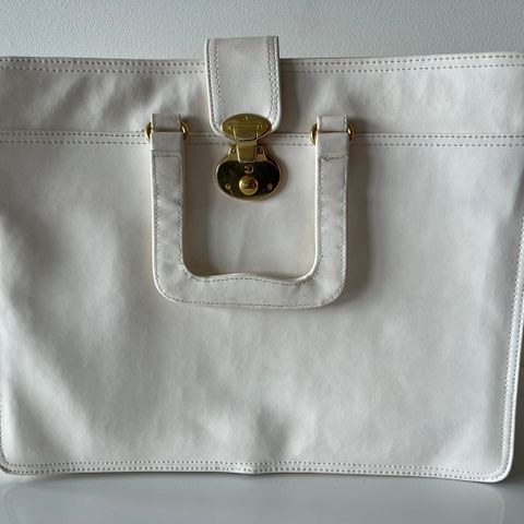 Vintage veske hvit med gull hardware, strap