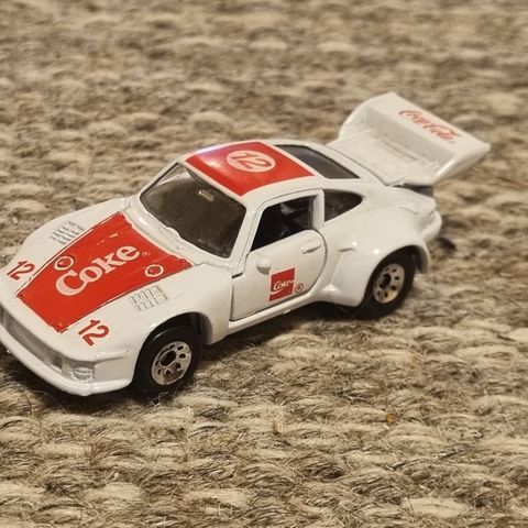 Porsche med Coca-Cola reklame