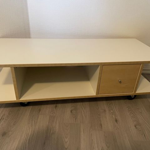 IKEA tv-benk med hjul