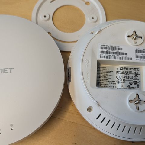 5 stk Fortinet wifi  FAP 221-C