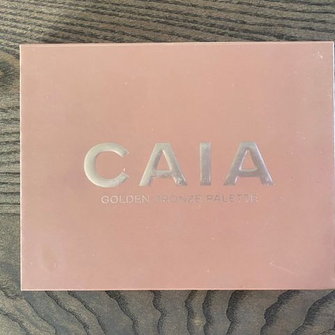 Caia golden bronze palette