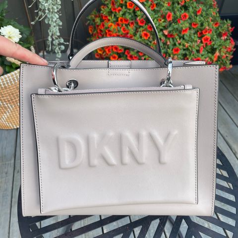 DKNY veske