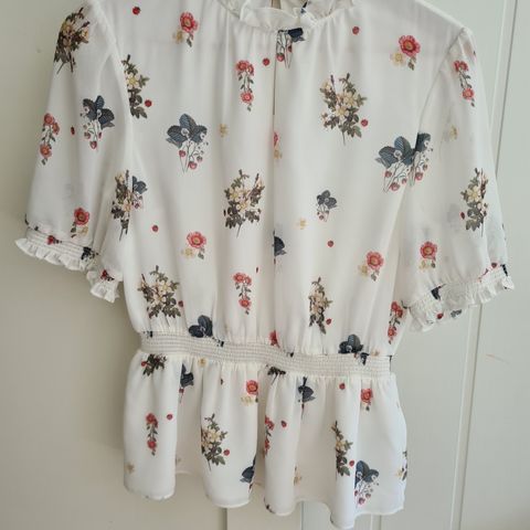 Nydelig topp/bluse fra Ted Baker