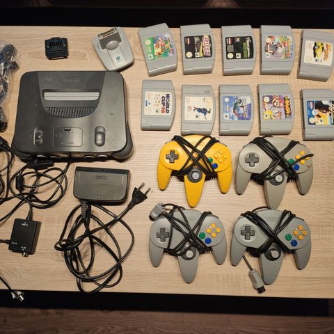 Nintendo 64 med 12 spill