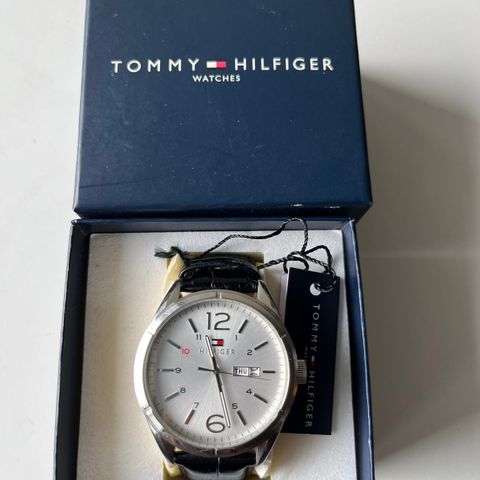 Tommy Hilfiger klokke selges billig!