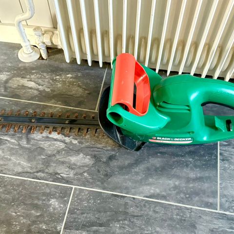 Hekketrimmer Black & Decker GT250, må hentes