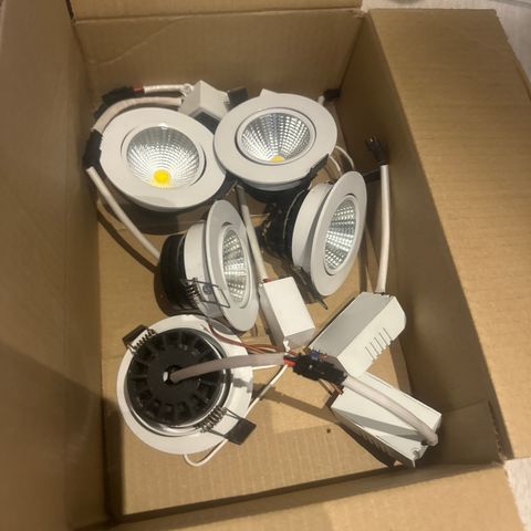 Downlight 5 stk, 5 watt med driver. Varmhvitt lys