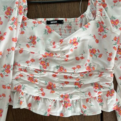 Blomstrete bluse