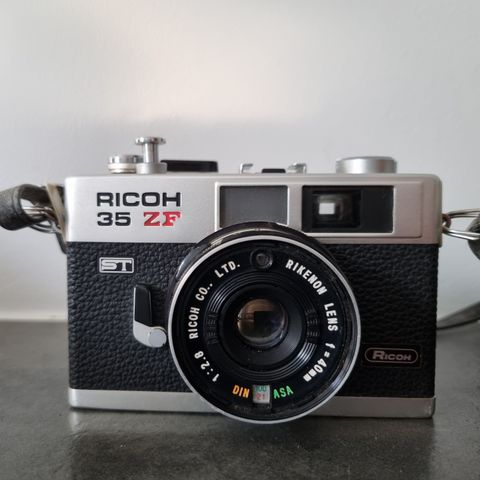 Ricoh 35zf analogt Kamera