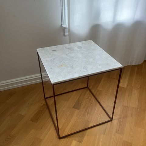 Unikt sofabord/ sidebord/ nattbord med terrazzo