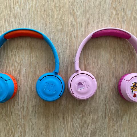 JBL Kids JR300BT trådløse hodetelefoner 2 stk. (Blå og Rosa)