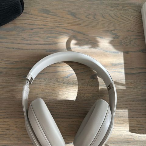 Beats Studio Pro Sandstone