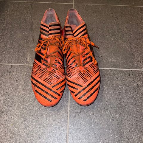 Fotballsko - Adidas Nemeziz 17.1 AG (str. 42)