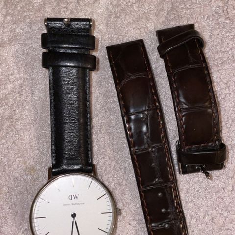 Daniel Wellington klokke + ekstra reim