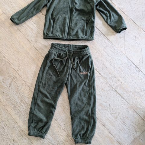 Fleece-sett fra Vikafjell str. 3 år