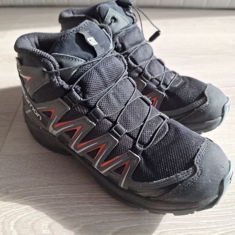 Salomon waterproof tursko