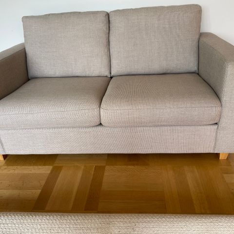 2-seter sofa fra Hjellegjerde