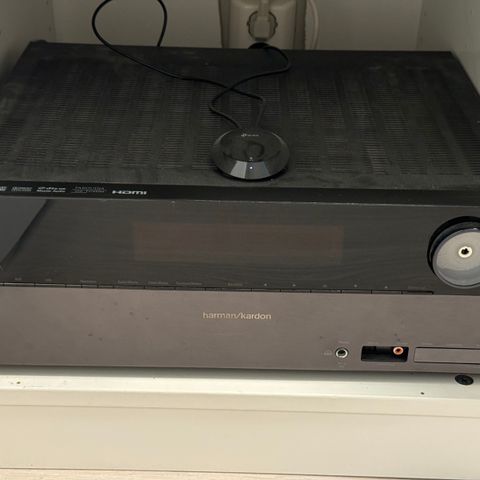 Harman Kardon AVR255 og Pioneer S-31 høyttalere