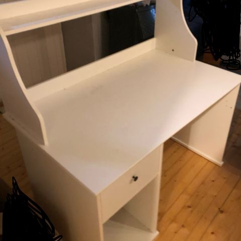 Skrivebord( ikea hemnes)