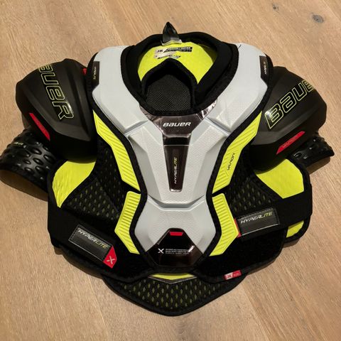 Bauer Hyperlite skulderbeskyttelse jr M