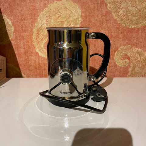 Nespresso  Aeroccino Plus Melkeskummer.