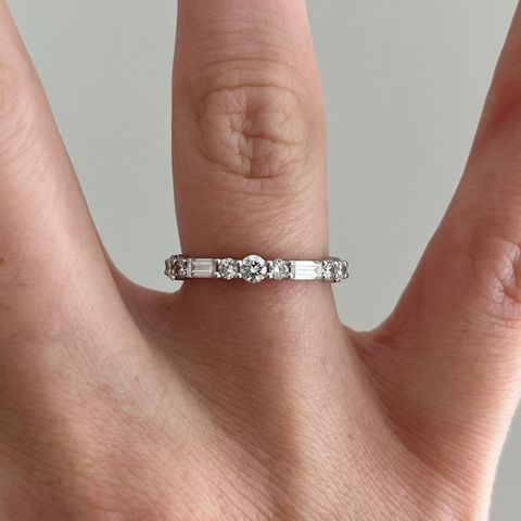 Ny pris! Diamantring / halv eternity ring