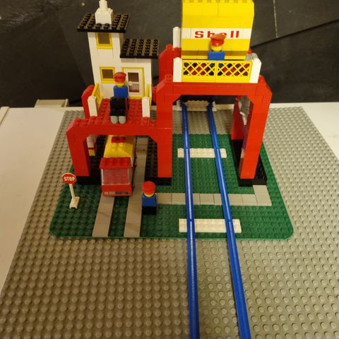 Vintage Retro Lego 149-1 Fuel Refinery selges.