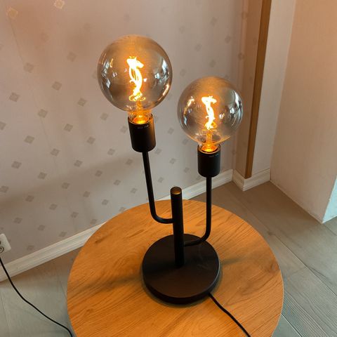 IKEA lampe 250kr