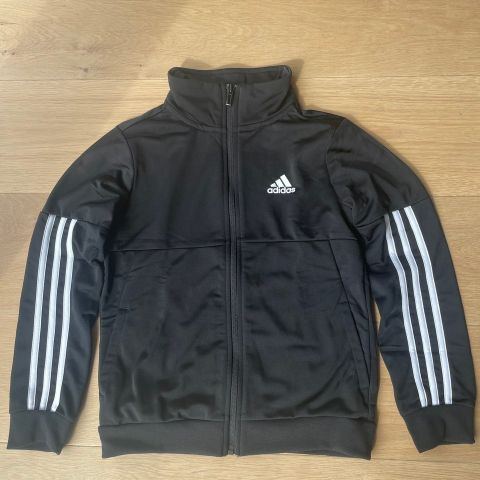 Ny Adidas treningsjakke