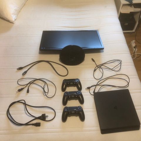 PlayStation 4 Slim + 3 kontrollere