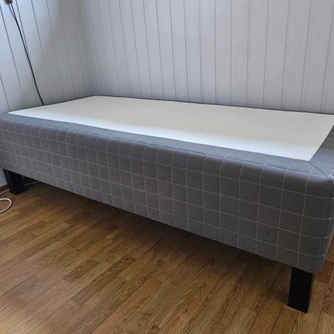 Pent brukt Ikea seng 90x200