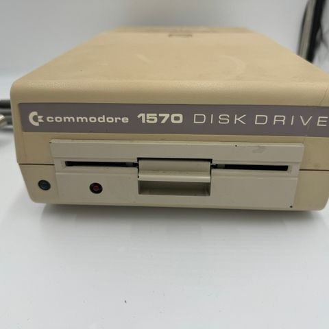 Commodore 1570 diskettstasjon til C128 og C64