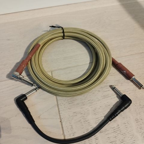 Fender Deluxe Series 1/4” mono guitar cable