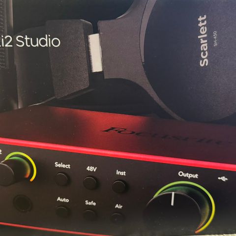 Focusrite Scarlett 2i2 Studio