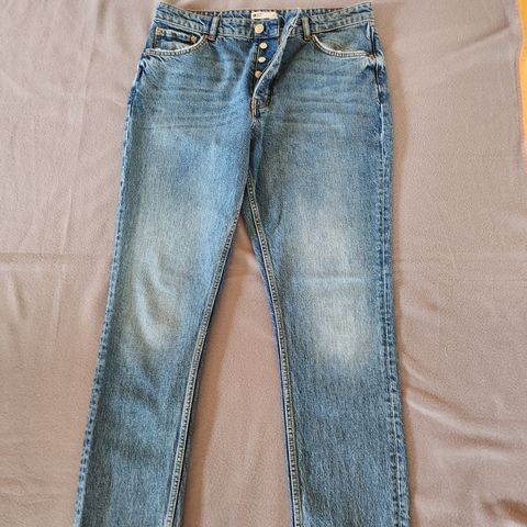 Jeans med knapper, str 44